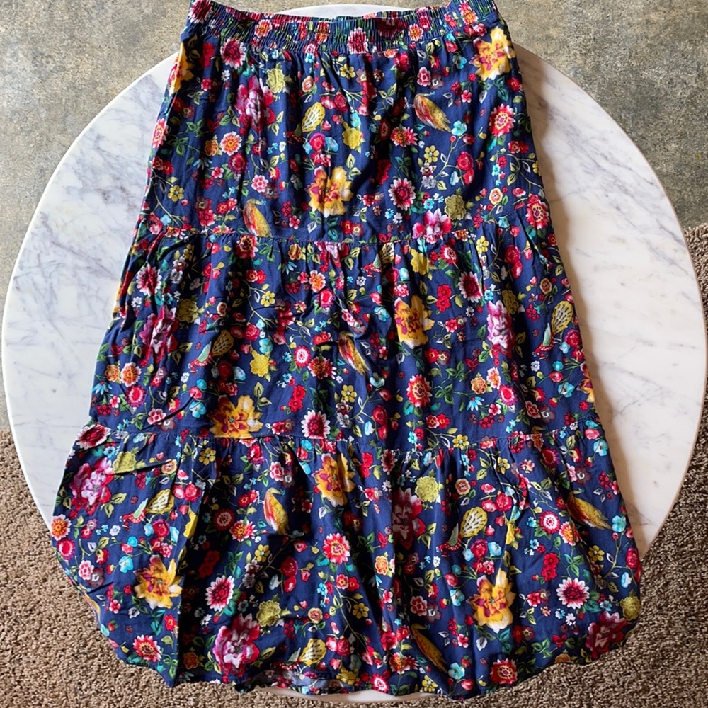 Forever 21 “Contemporary” Floral Skirt Size Medium